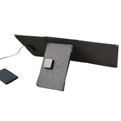 3 USB DC5521 Çıkış Hızlı Şarj Özellikleri ile Bir Çalışan Akım Güneş Paneli Şarj Aracı