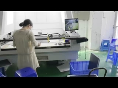 LI Solar'dan üretimde panel kesimi