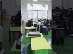 13.3A'lık kısa devre akımı ve su geçirmez işlevselliği olan siyah güneş püresi.