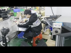 Katlanmış Boyut 56.5*60.2*40 mm 2 Panelli Taşınabilir Güneş Enerjisi Şarj Çantası